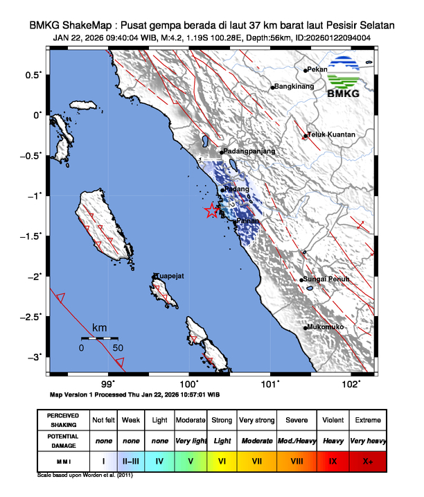 Pusat gempa berada di laut 37 km barat laut Pesisir Selatan